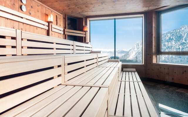 Aura-Sauna mit Blick auf die Bergwelt