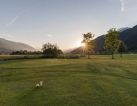 Sonnenuntergang am Golfplatz